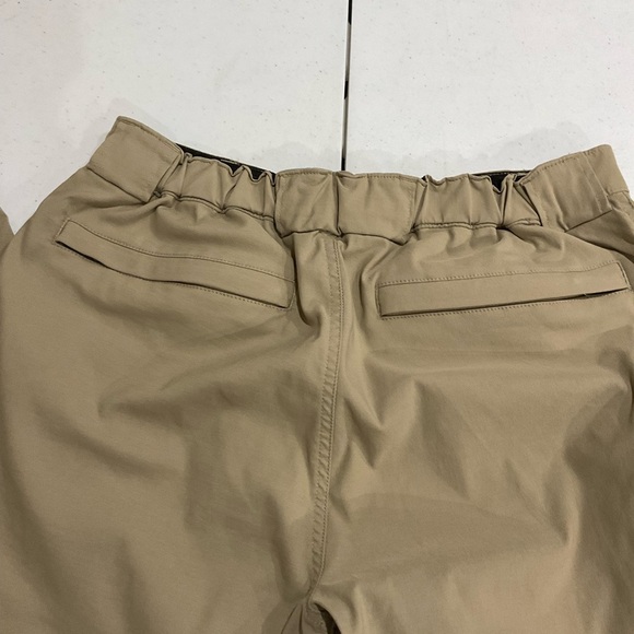 Duluth Trading Co. Cargo Pants Tan Elastic Back Waist Nylon Men’s Med Waist 30 L - Picture 5 of 16